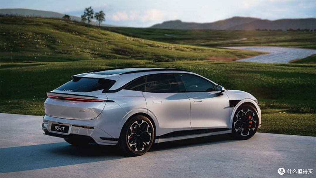 21.98万!极氪007 GT,两厢轿跑搭800V电驱,真"轻快"能爆款吗?