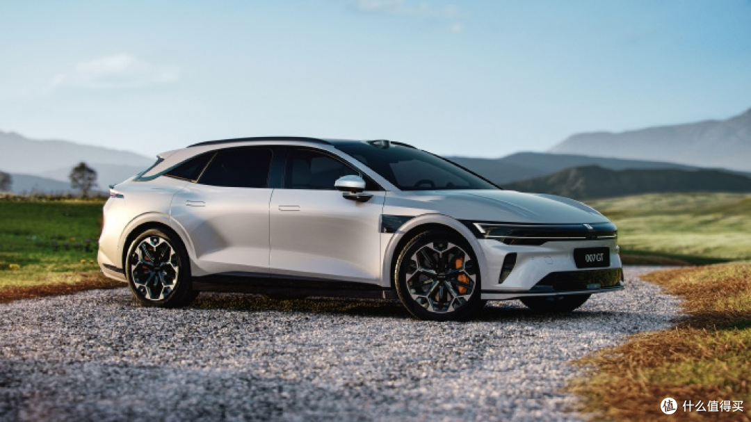 21.98万!极氪007 GT,两厢轿跑搭800V电驱,真"轻快"能爆款吗?
