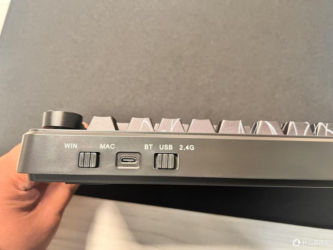 兵王轴 + 8K 三模!黑爵 AK820Ultra 开箱:旗舰性价比的完美平衡