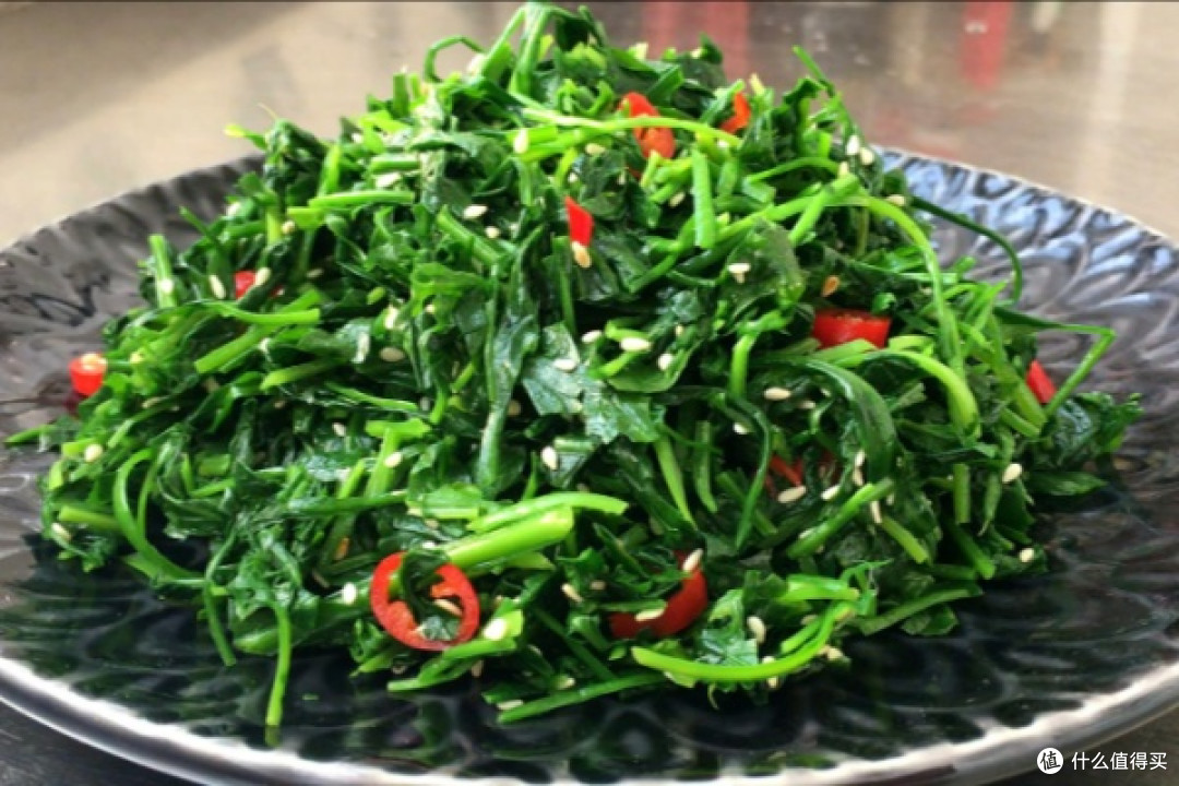 春季野菜正当季:探索荠菜的食谱与健康益处