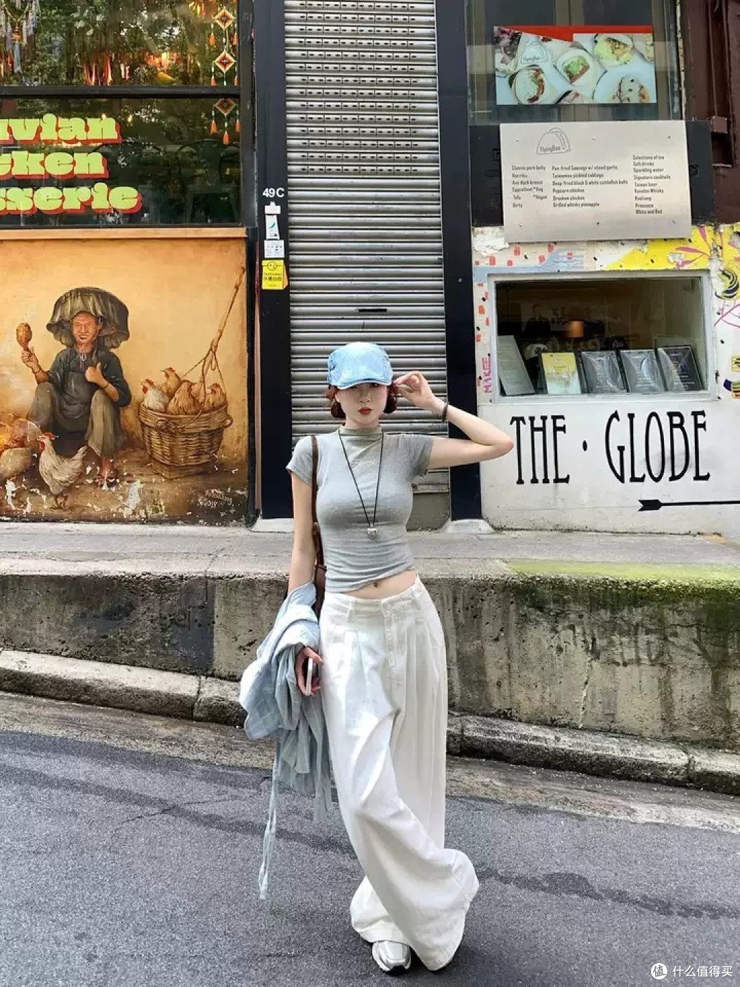 白色高腰宽松阔腿裤，小个子的春季时尚新宠