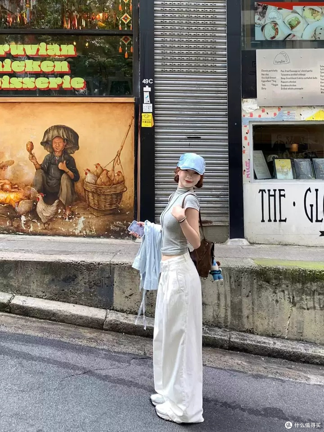 白色高腰宽松阔腿裤，小个子的春季时尚新宠