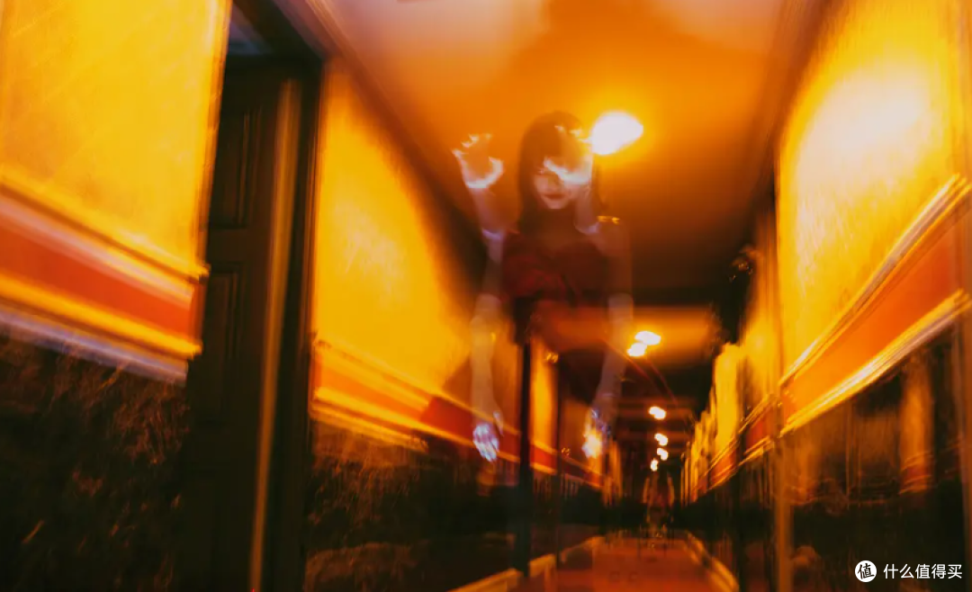 脑洞清奇,爆梗频频,好玩好笑好治愈的一部鬼片~