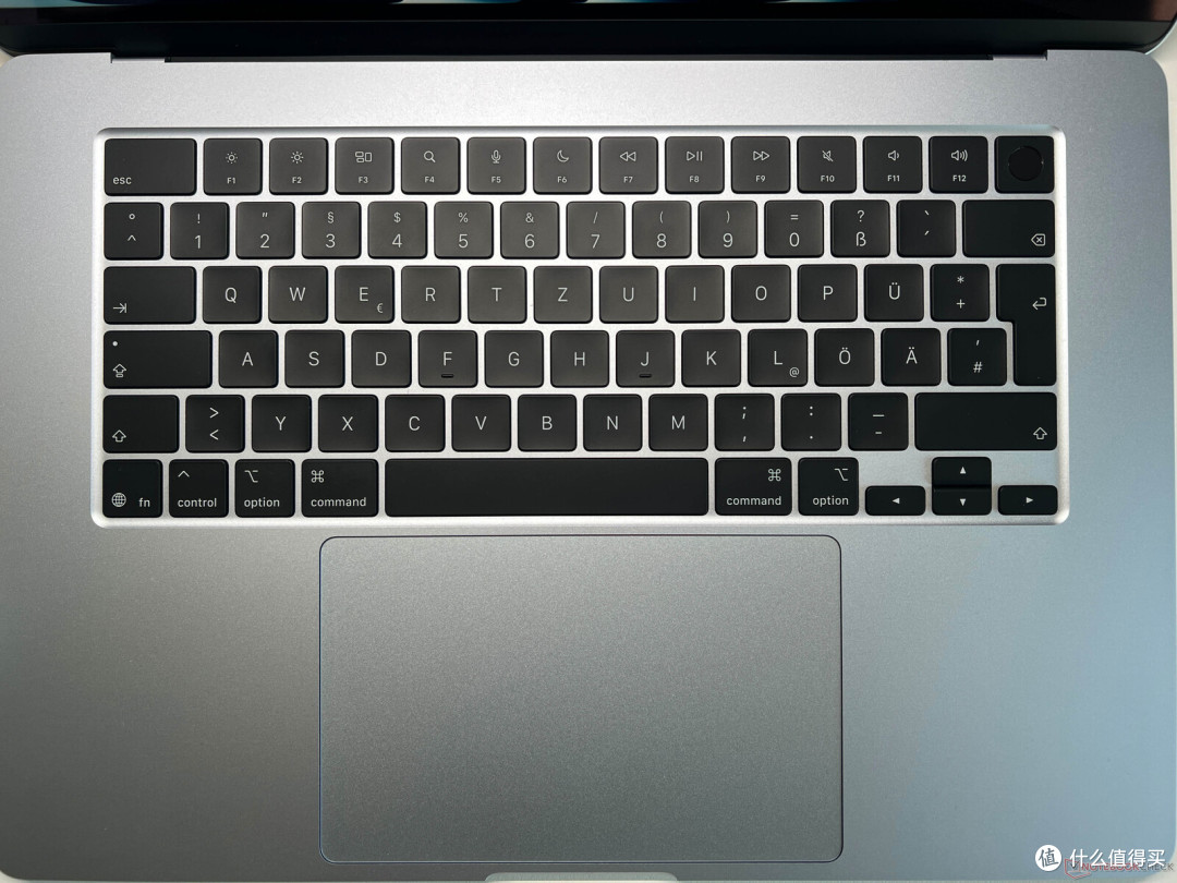 遥遥领先的无风扇静音:Apple MacBook Air 15 M4 评测