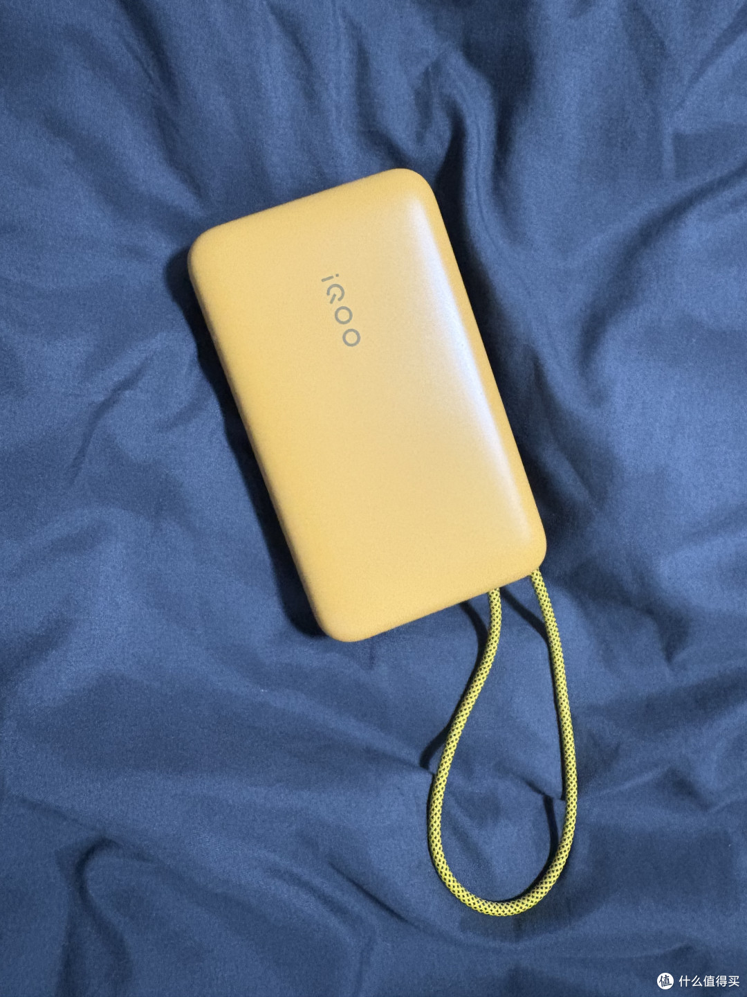 vivo iQOO 22.5W自带线充电宝测评:工薪族的出差与周末实用之选