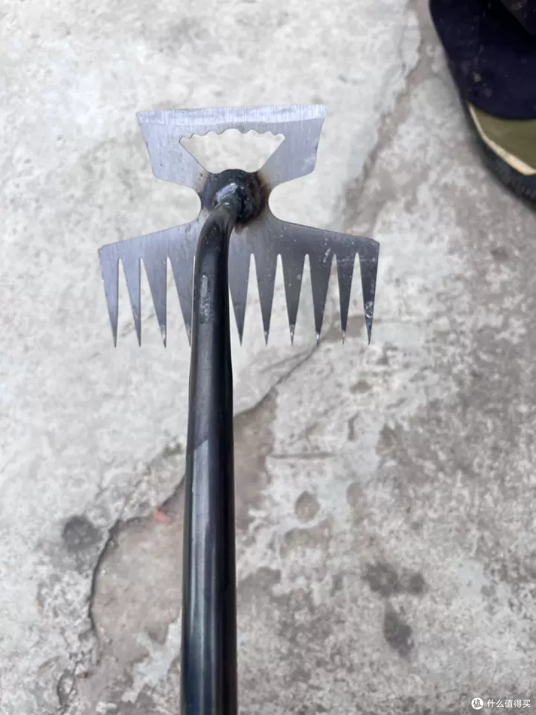 大号锄草锄头：户外劳作的得力助手