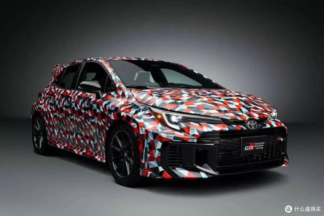丰田 2026 款 GR Corolla 赛道性能再进化，尾翼加大 + 扭矩提升