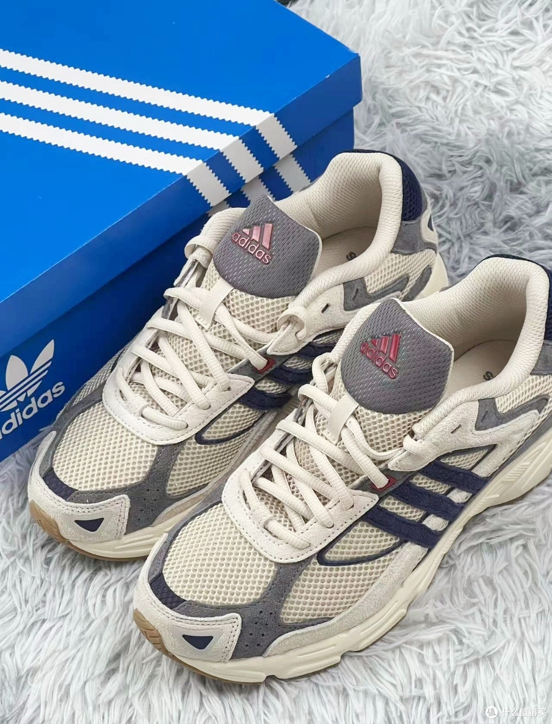 复古风潮,时尚之选:adidas Response CL