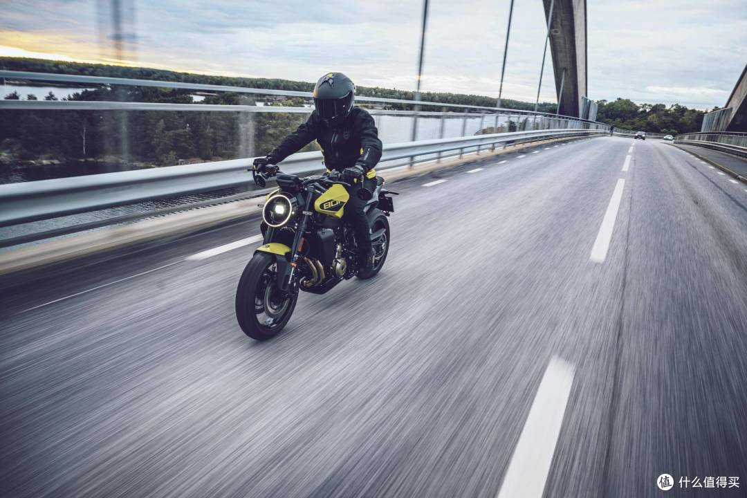 Husqvarna Vitpilen 801“白箭”中量级街车