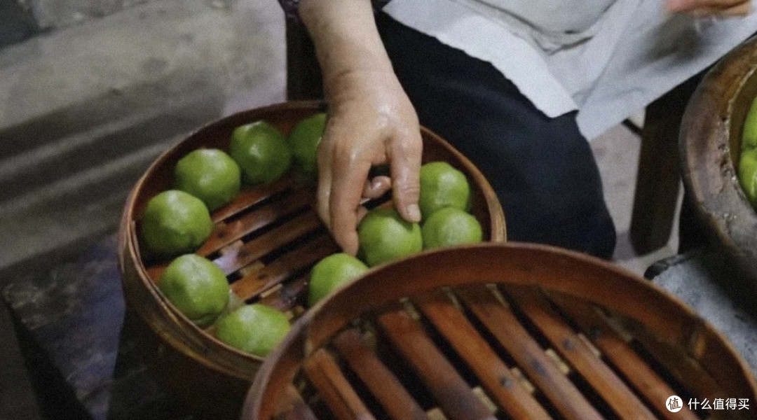 经典与创新:老网红青团pk新奇特口味,谁更胜一筹?