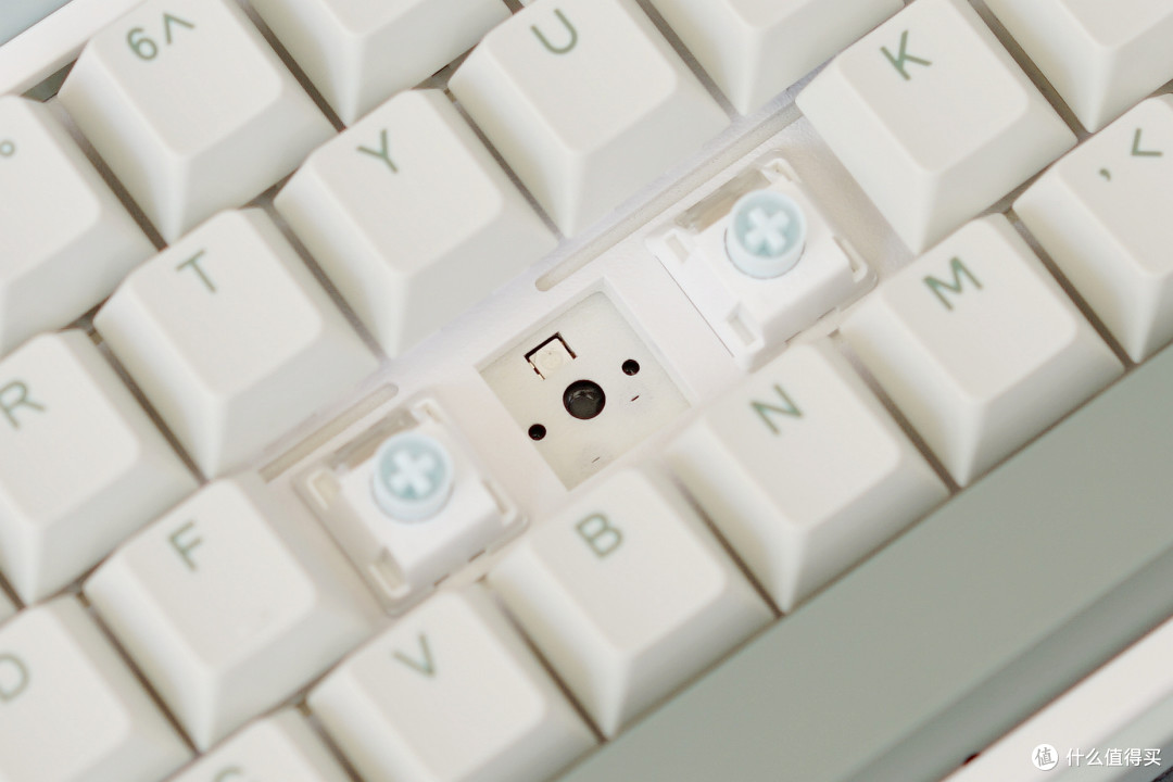 AI加持!性价比超高的办公神器丨RK R87 Pro AI四模机械键盘测评
