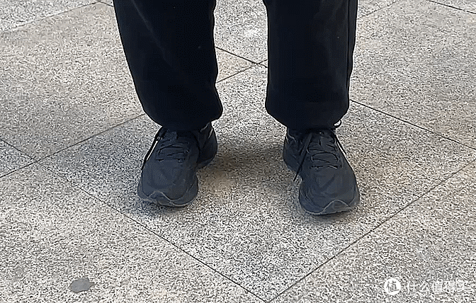 轻盈透气,体测“开挂神器”丨李宁超轻22跑鞋测评体验