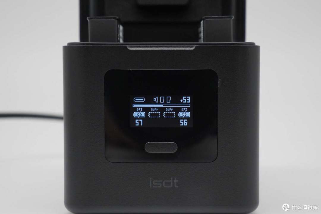 户外创作者的优选之一,iSDT ActionGo 运动相机移动充电管家评测