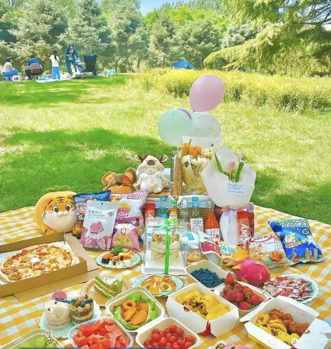 户外野餐新风尚:精致便当、环保餐具、创意布置