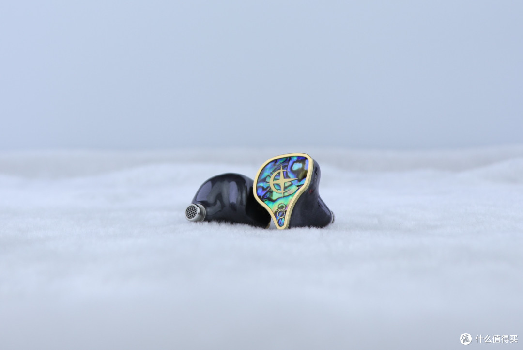 声场广阔如天地山海，来自qdc皇帝Emperor的15单元旗舰耳机体验