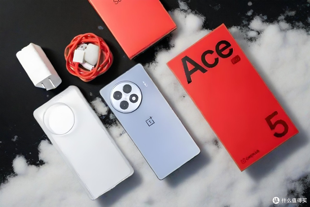 2000多元直屏手机怎么选?骁龙8至尊版+6100mAh,OPPO卖到2680元
