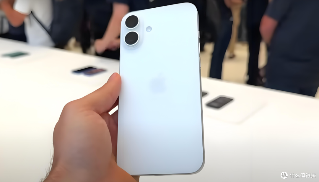 关税或致iPhone售价飙升30%至40% !iPhone最高或涨至1.6万元