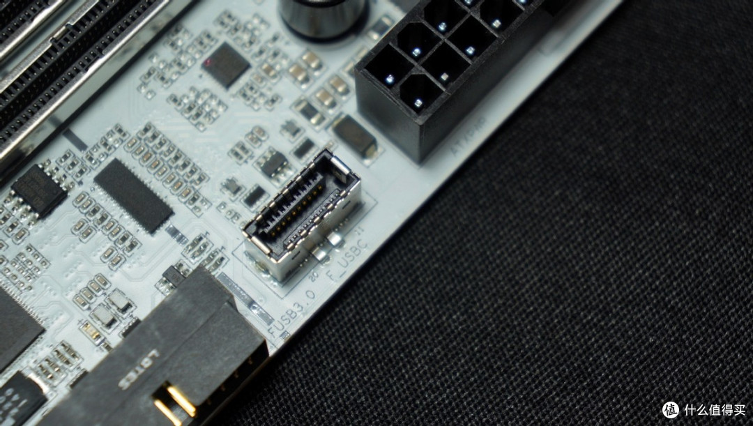 酷睿Ultra 7 265K+iGame B860M Ultra白色主题主机装机配置单分享