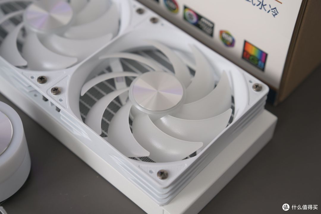 表现惊艳!试玩银昕E360一体水冷