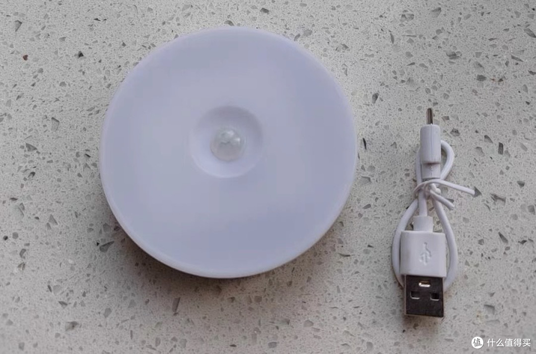 夜行守护者:人体感应 LED 小夜灯 !