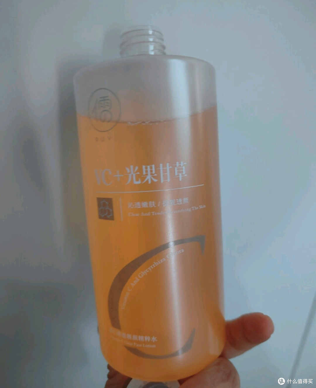 国货品牌选儒意VC爽肤水，多效合一护肤，补水保湿效果很好。