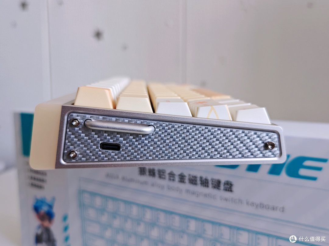 指尖敲出的星光流转——狼蛛HERO 68 HE Ultra铝坨坨磁轴键盘