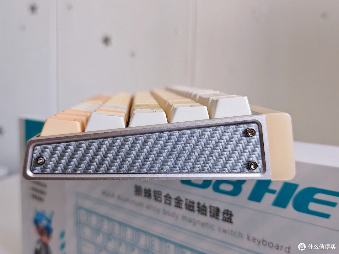 指尖敲出的星光流转——狼蛛HERO 68 HE Ultra铝坨坨磁轴键盘