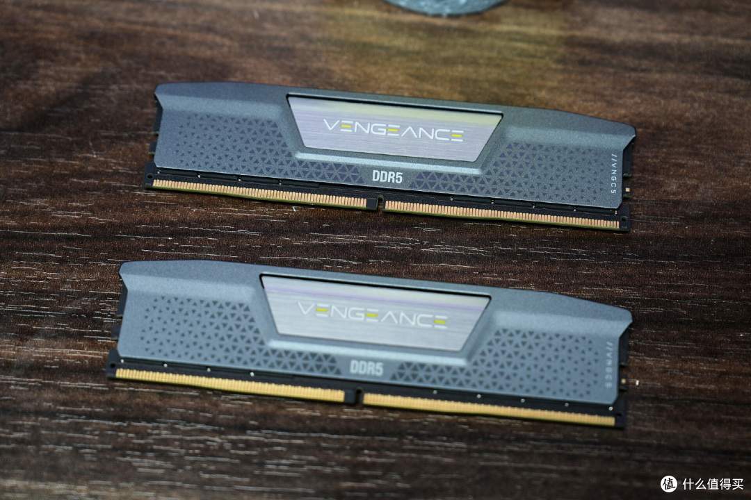 想本地部署AI,64G内存加5070TI以上显卡少不了