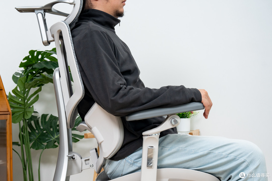 选购人体工学椅如何不踩雷?西昊C300i vs 黑白调E3 Pro实测