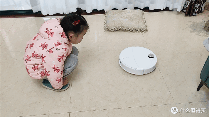 整顿扫地机职场靠什么?3k性价比拉满,超薄石头P20Plus让家不留渍