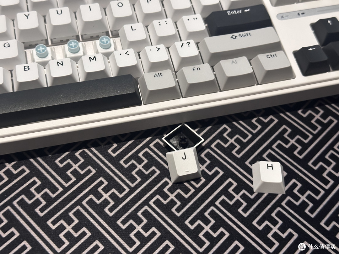 迎接AI时代?三模键盘？不，是四模AI键盘！——RK R87pro AI