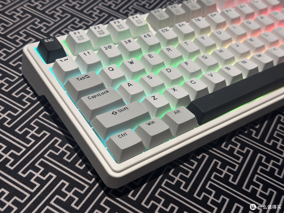 迎接AI时代?三模键盘？不，是四模AI键盘！——RK R87pro AI
