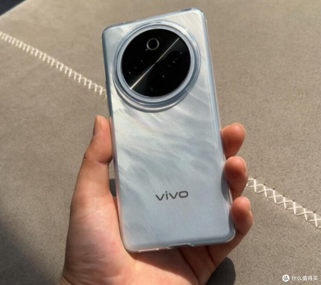 “续航灭霸”:vivo Y300 Pro+补贴后1444元,为跑腿而生的手机?