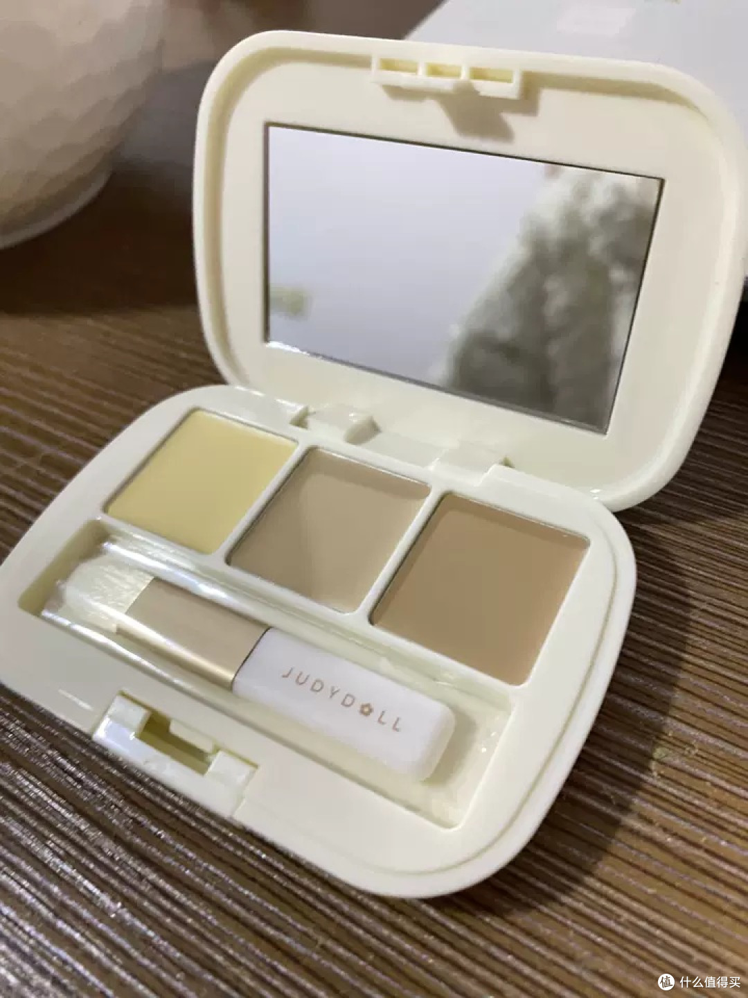 国产好货化妆品牌控油保湿，橘朵遮瑕盘效果如何
