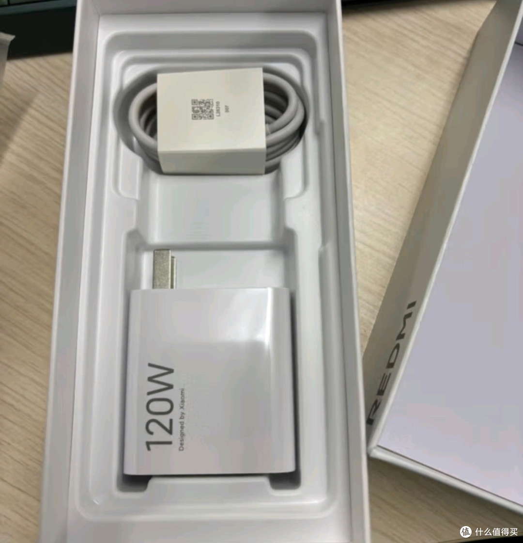 现在的手机快充这么方便,可拆卸电池真没必要回来啦!