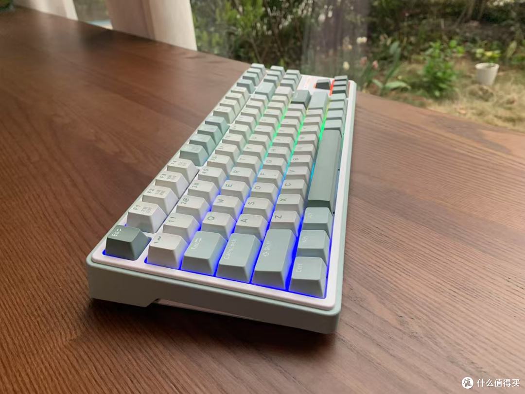 DeepSeek与键盘的碰撞!AI机械键盘RK R87 Pro AI测评