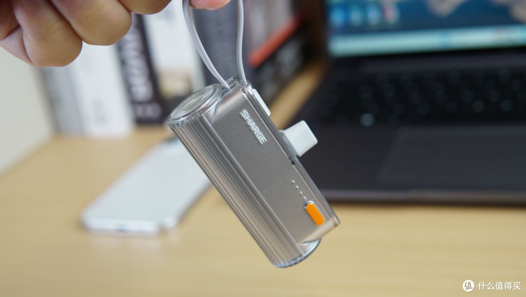 闪极随行Mini2充电宝：小巧身躯，大能量救星
