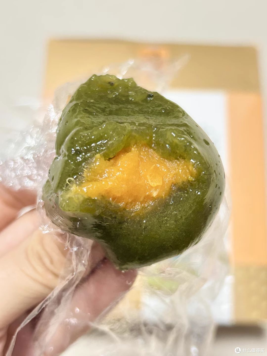 阿婆家蛋黄肉松艾草团,一口咬出清明味