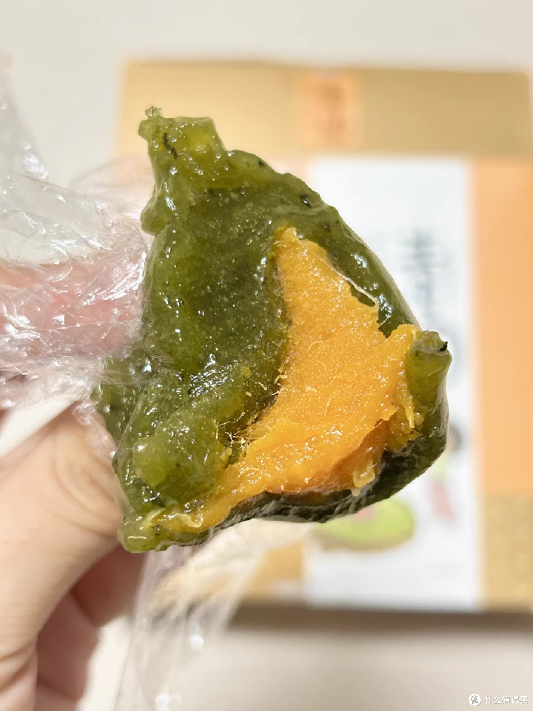 阿婆家蛋黄肉松艾草团,一口咬出清明味