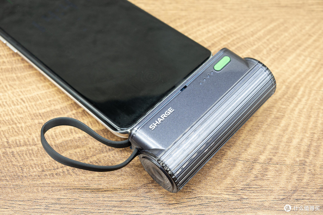随行充电再升级！实测闪极随行Mini2移动电源