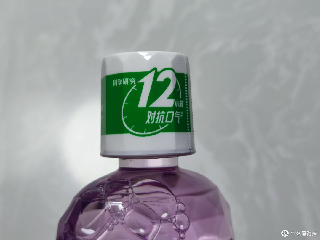 如果你有口气的话,建议选择漱口水作为清洁口腔的良物。