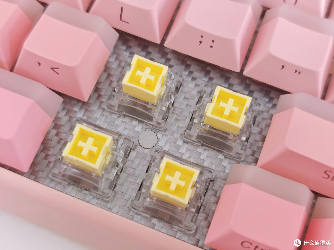 一“键”倾心,邂逅春日限定浪漫粉——狼蛛HERO 68 HE磁轴键盘
