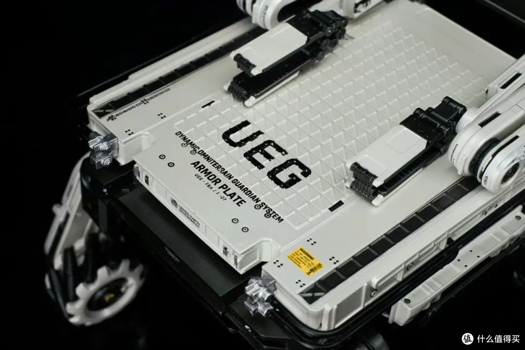 【评测】笨笨是一条军犬!KingArts×流浪地球2 月面机器人/机械狗