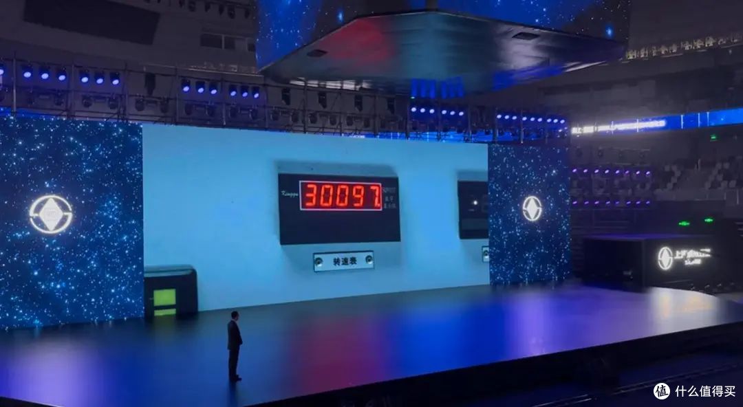 30,000 rpm 电机、世界模型，五菱能继续造出「神车」吗？