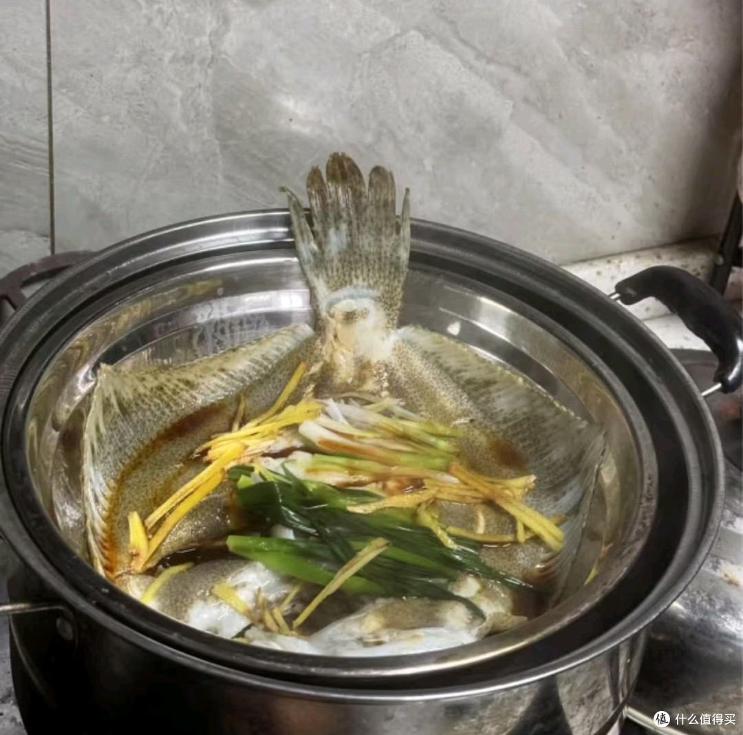 清明节制作多宝鱼营养丰富,清蒸更佳。
