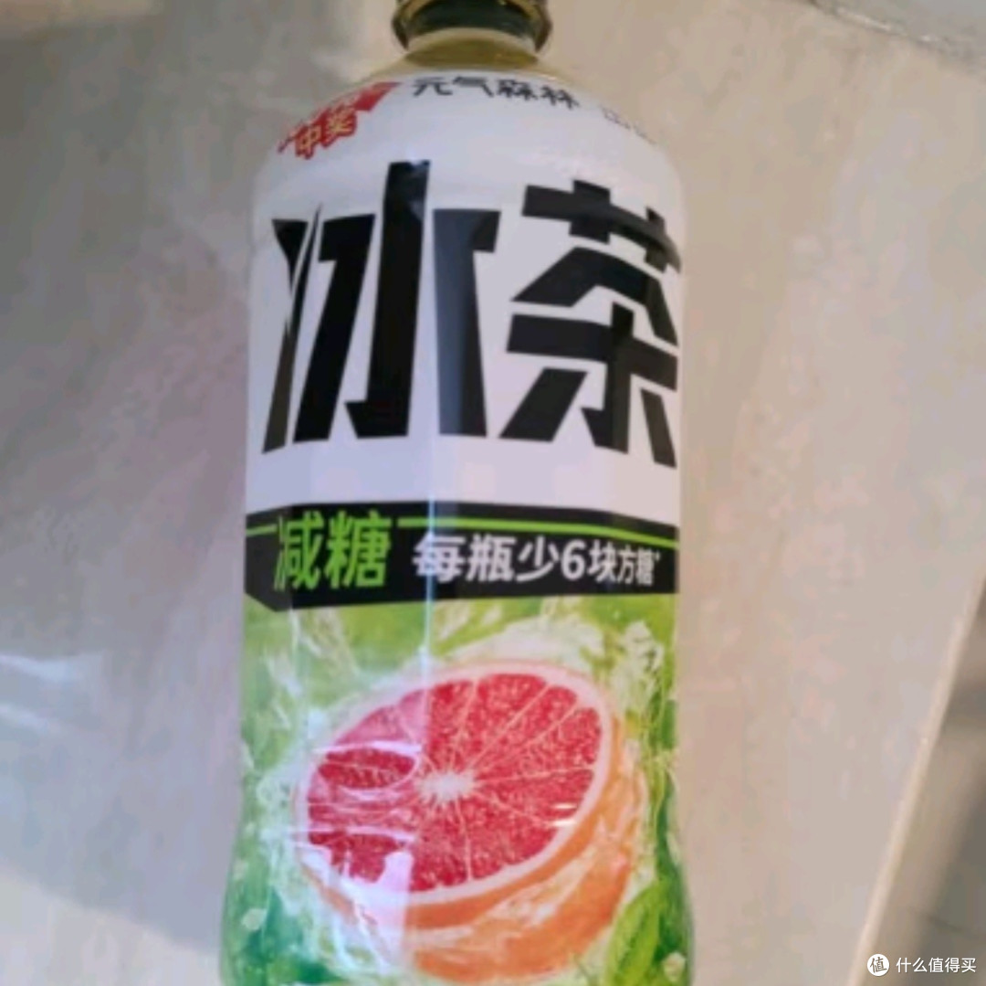 元气森林冰茶：减糖白桃茉莉大瓶，清爽健康新选择