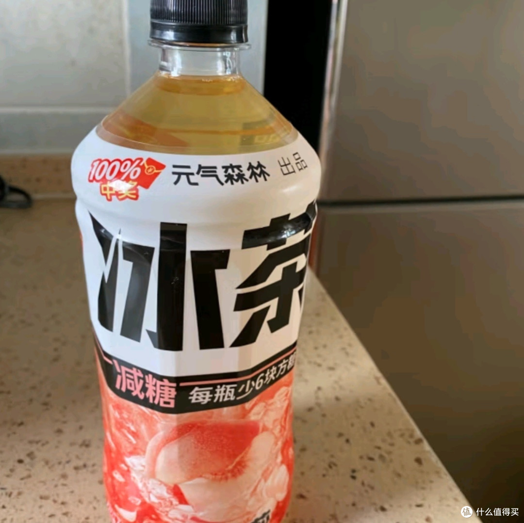 元气森林冰茶：减糖白桃茉莉大瓶，清爽健康新选择