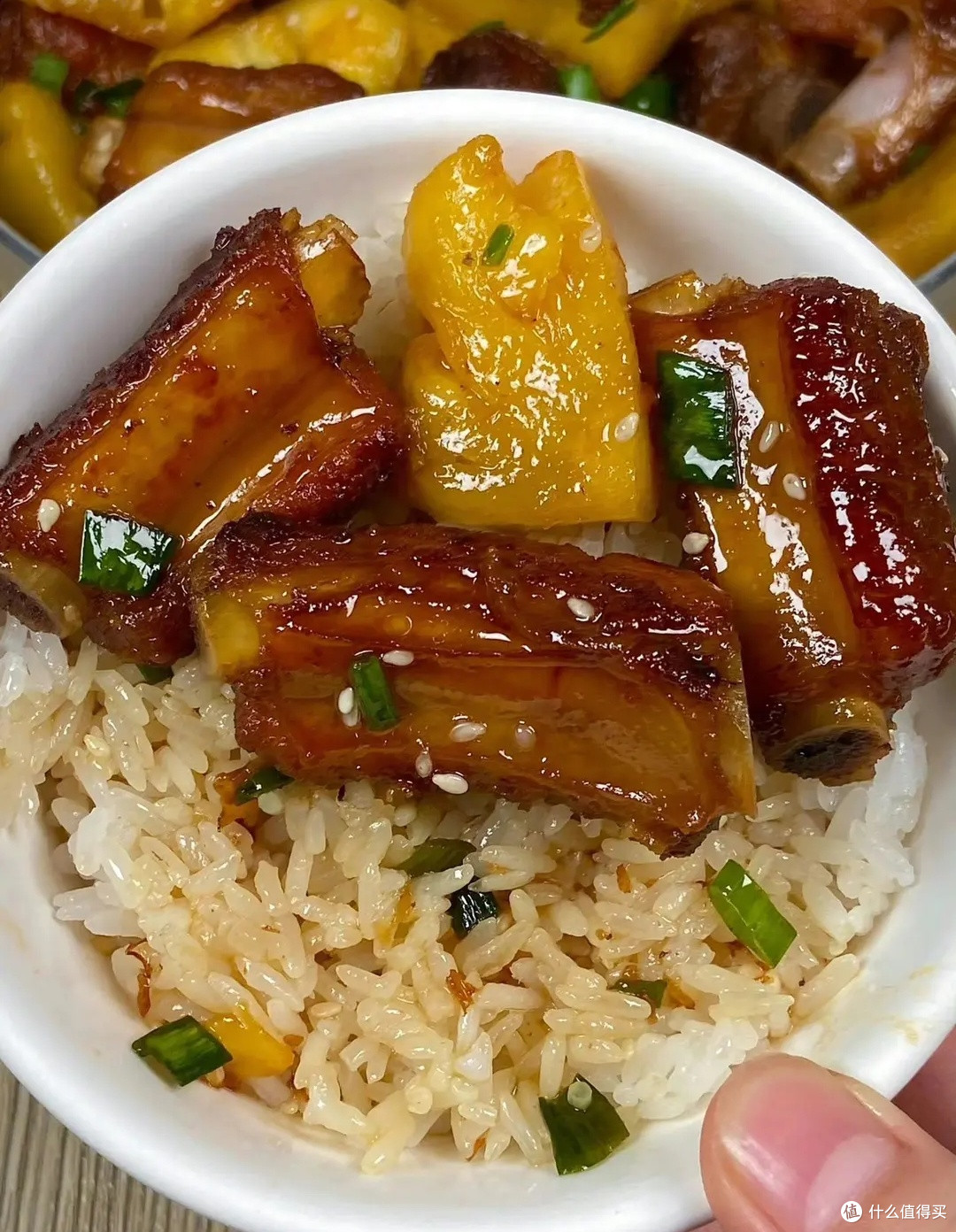 清明美食菠萝红烧排骨，酸甜春日滋味。