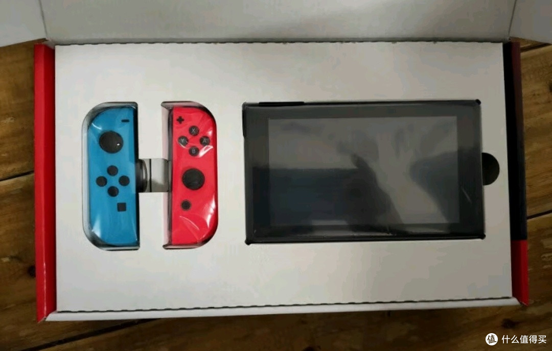 Nintendo Switch国行续航增强版红蓝主机。