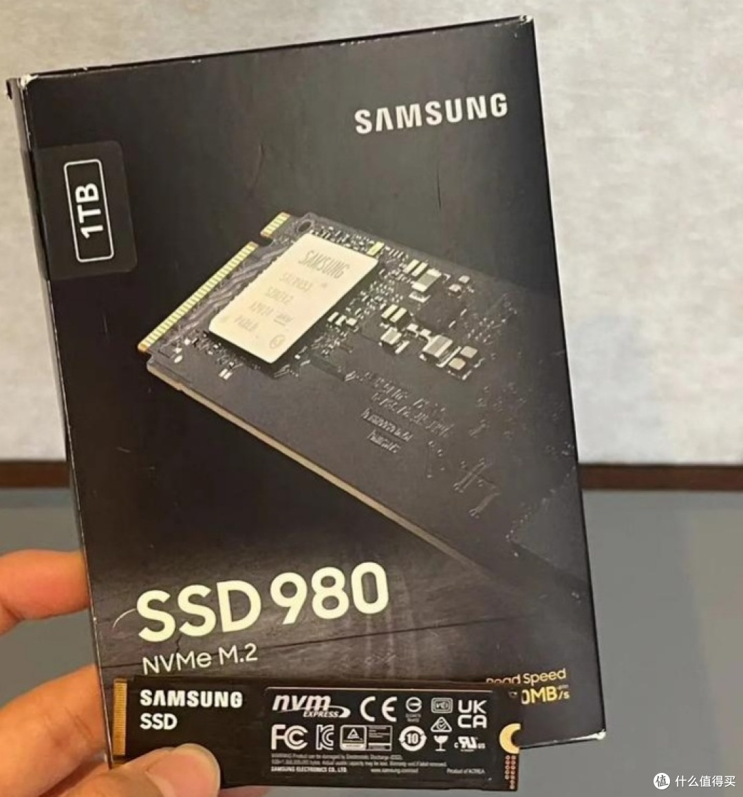 极速的读写体验,SSD固态硬盘